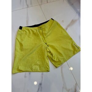 Reebok PlayDry Mens XL Neon Lime Yellow Athletic Gym Training Shorts 3/4 Graphic